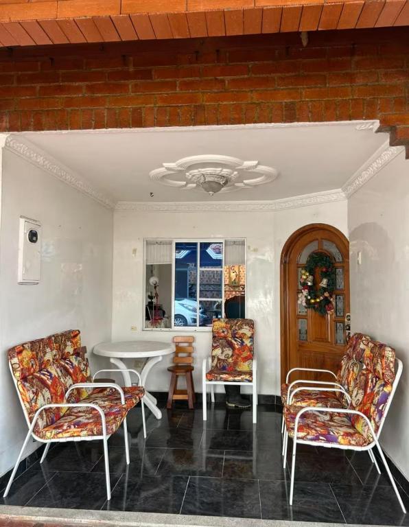 Habitacion en gran casa - B&B Floridablanca