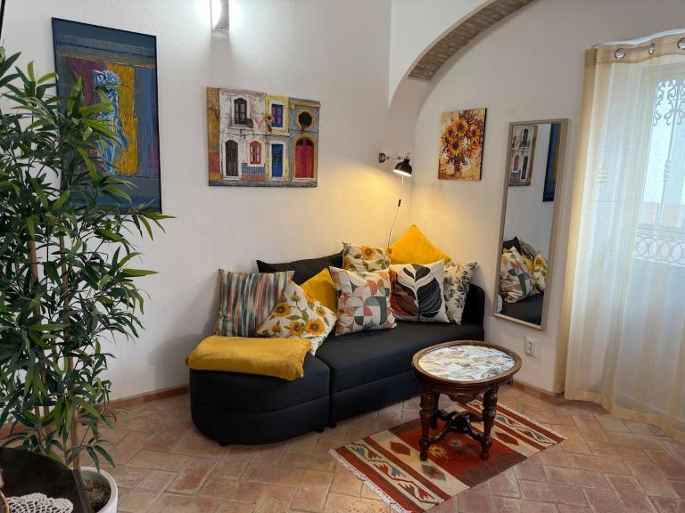 Sunflowers house cozy old town house - Bed and Breakfast Olhão