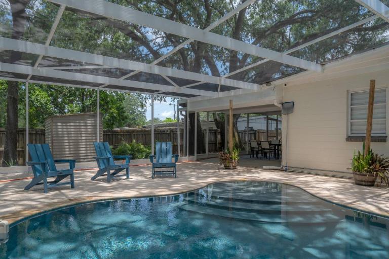 Spacious Boho Retreat Heated Pool-HotTub-Huge Yard - Ferienwohnung Tampa