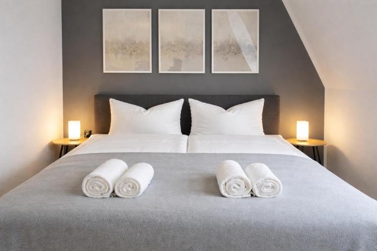 RAHA Apartments - Modernes Studio-Apartment - HBF - Chambres d'hôtes Erfurt