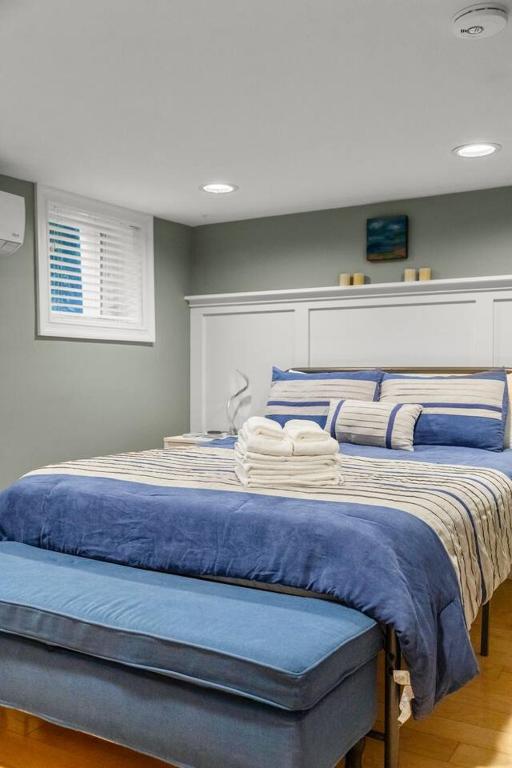 West End 2 BR w/ Parking + Private Patio + Grill - B&B Provincetown