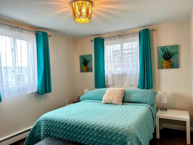 Longmont board games, beds, and boats - 4BR - Bed and Breakfast Longmont