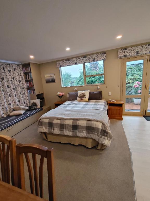 Orchards Retreat - B&B Paraparaumu Beach