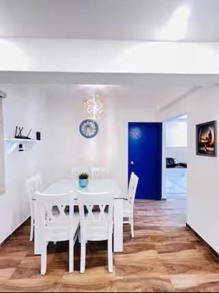 Feel Goa at Poolview 2BHK Luxury Apartment - B&B Arpora