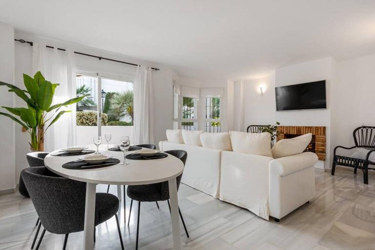 Magnifico Apto en Puerto Banus * Piscina * Parking - Bed and Breakfast Marbella