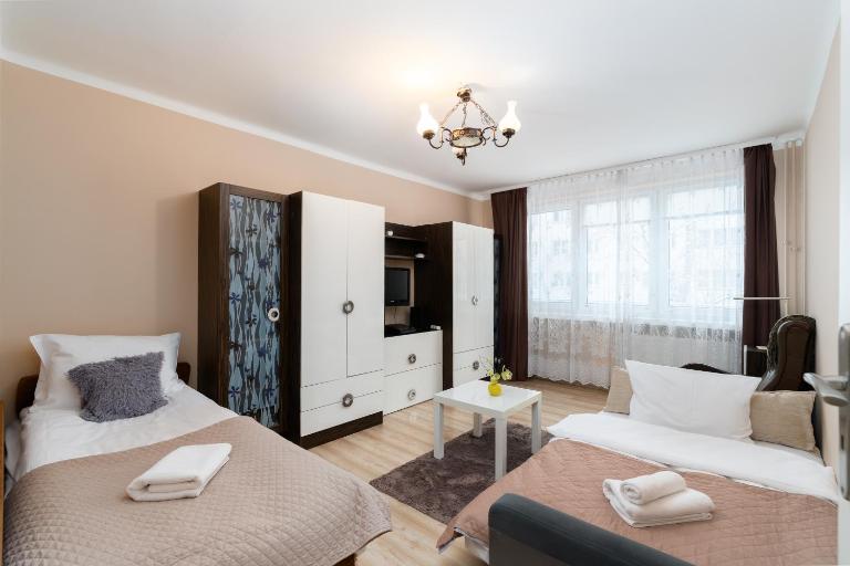 Jaremy Standard Apartment by BookingHost - Bed and Breakfast Krakau