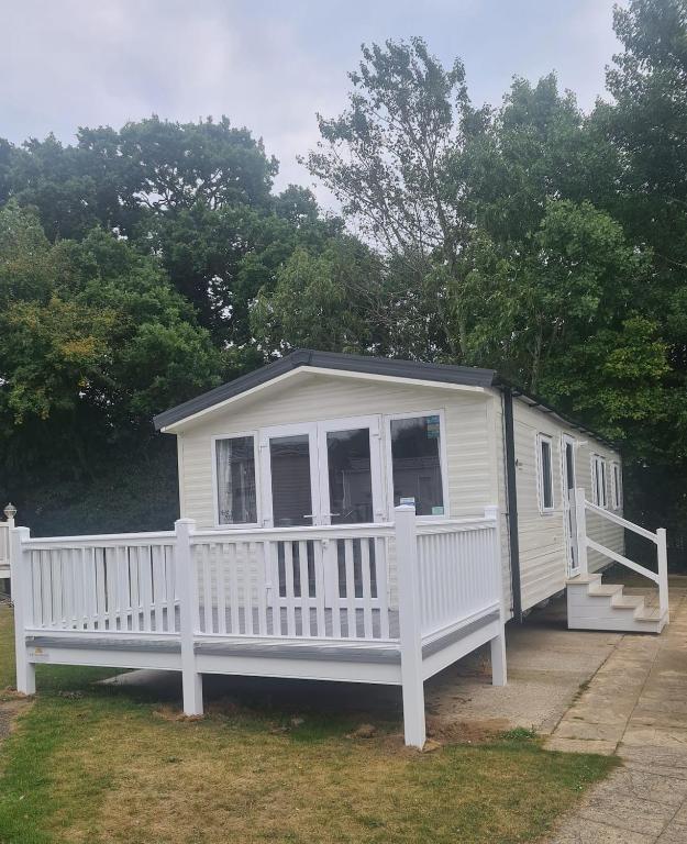 3 Bedroom, 8 berth Luxury caravan - B&B Belton