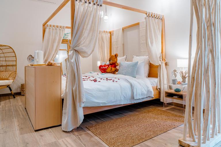 Suites Romantiques avec Jacuzzi - Marne-La-Vallée - Le Jardin De Vos Secrets - Ferienwohnung Mouroux