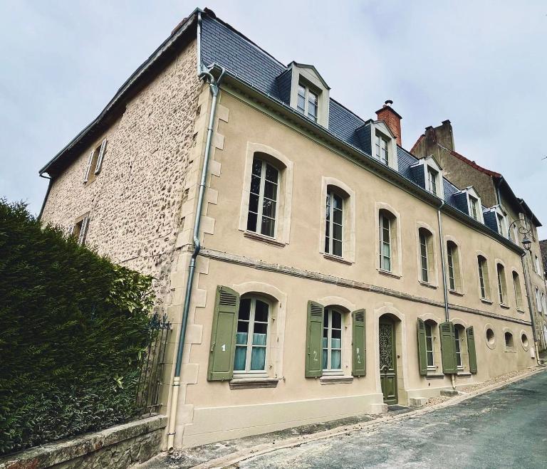 Les Glycines 23300 - Chambres d'hôtes La Souterraine