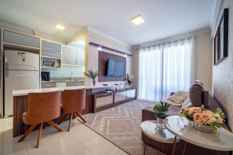 Apto Espaçoso 3 Quartos com Churrasqueira - B&B Bombinhas