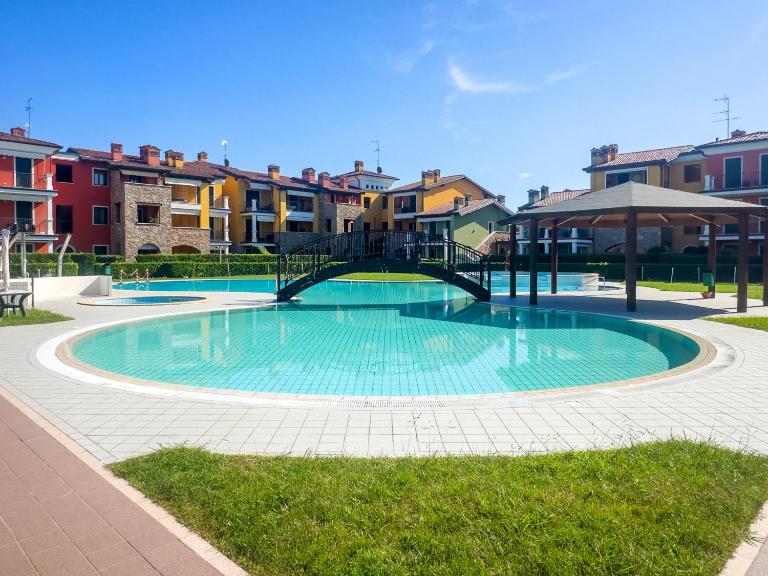 Baglio degli Ulivi by Whale Homes - Chambres d'hôtes Sirmione