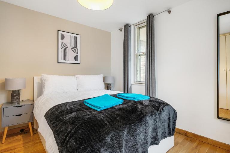 Top Rated 2BR and Balcony by Old St for 6 - B&B London