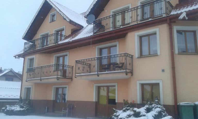 Willa na Skarpie - B&B Kluszkowce