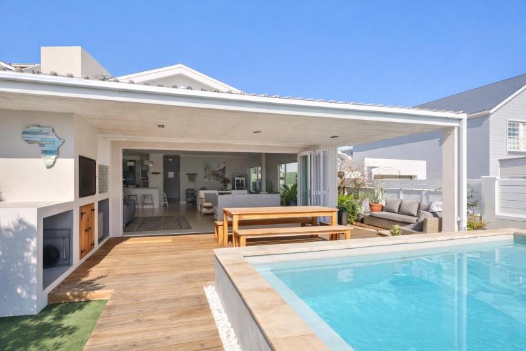 Paradise Beach House with Pool and Parking - B&B Kommetjie