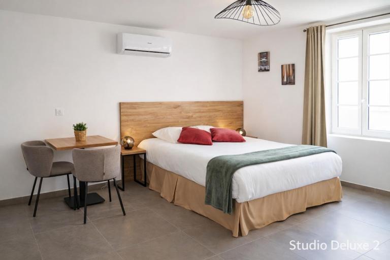 SOUS LES PLATANES - B&B Velaux