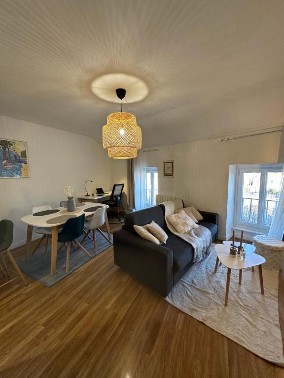 JFK13 Suite Cocoon Hypercentre Fibre et vue Sancy - B&B Issoire