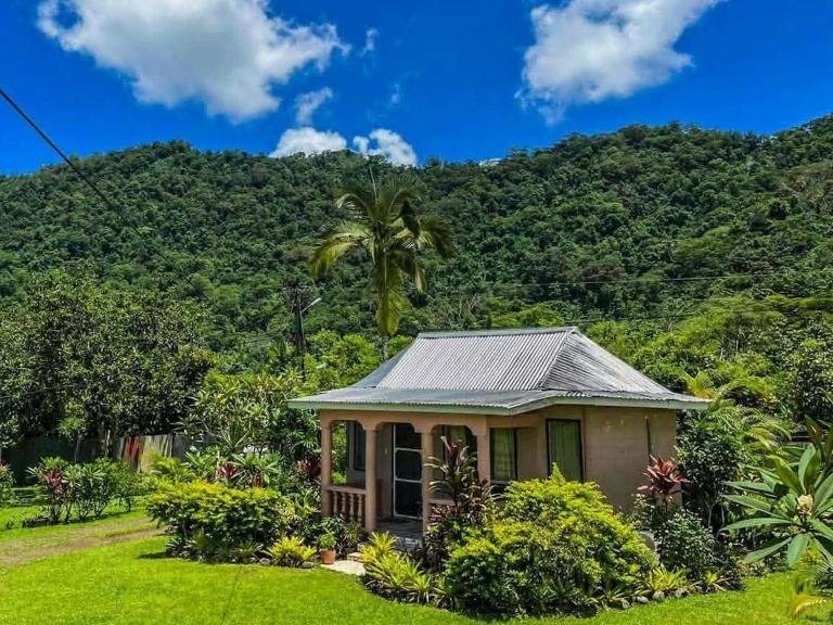 Talanoa Fales Accommodation - B&B Apia