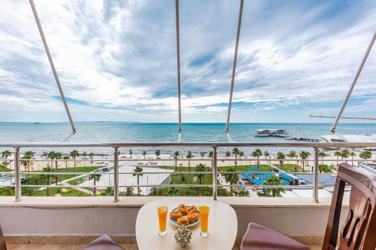 Seafront Infinity Apartments Durres - B&B Durrës