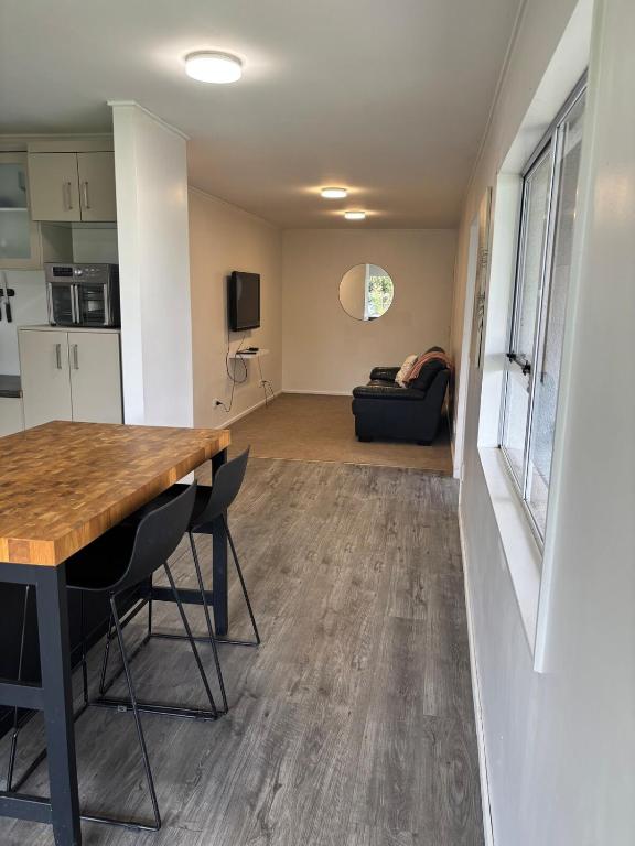 Coastal Guest Suite near Fishermans Cove - Ferienwohnung Whangaparaoa
