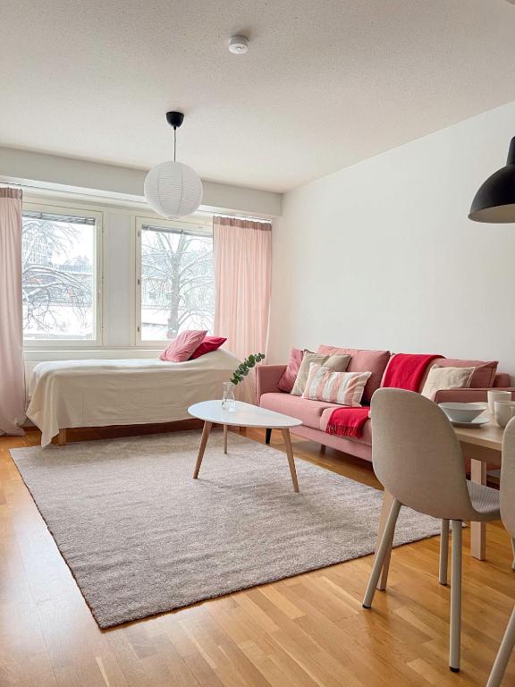 Aseman helmi! Tilava kaksio Kuopion juna-aseman vieressä - B&B Kuopio