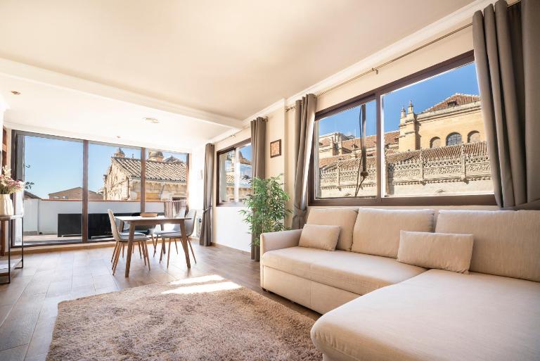 Ático con terraza y vistas únicas a la Catedral pleno centro de Granada - B&B Granada