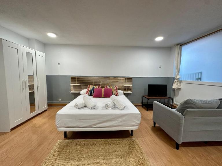 Spacious studio near the center - Ferienwohnung Madrid