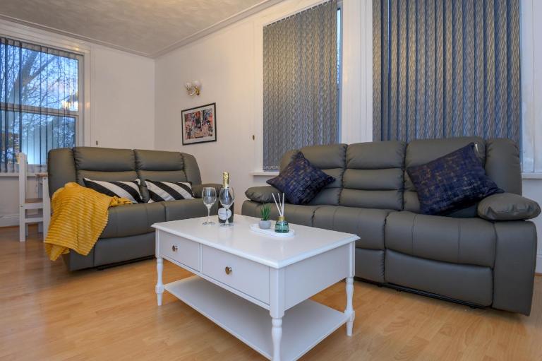 Newly Refurbished Headingley Home Free Parking - Pass the Keys - B&B Headingley