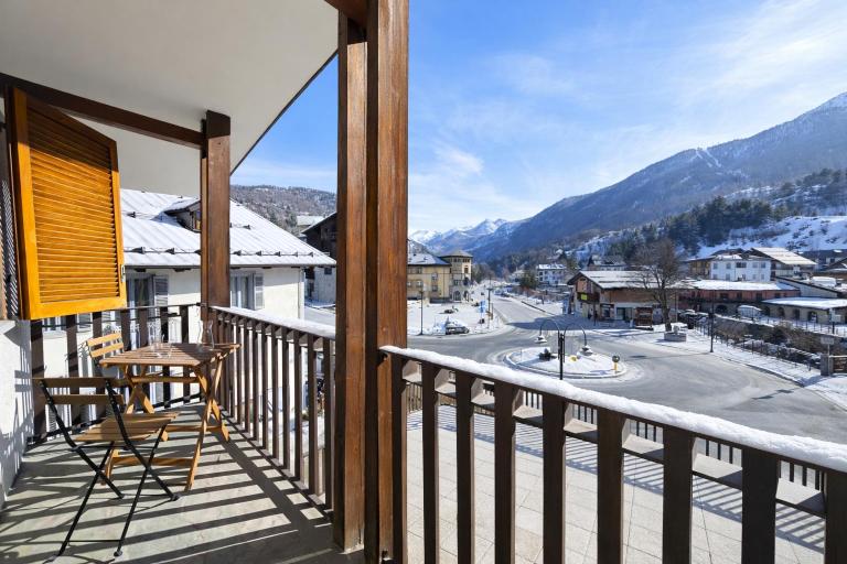 Hostdomus - Casa Ariel - B&B Cesana Torinese