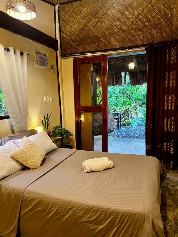 Peaceful Nipa House in Tuason Point surf spot - B&B Cabuntog