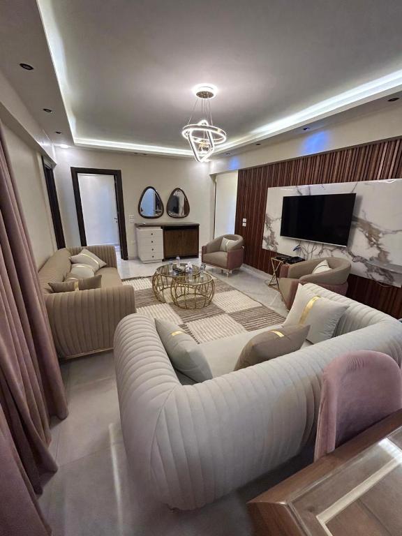 شقة فندقية المهندسين ميدان لبنان1 - B&B El Cairo