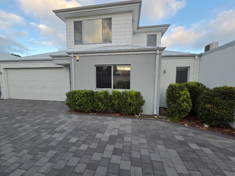 Cozy Retreat - 3 Bedroom House - B&B Perth