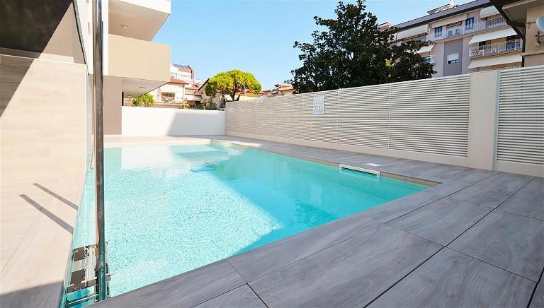 GIGI HOUSE appartamento PIAZZA MAZZINI 150m dal mare CON PISCINA e SPIAGGIA - B&B Lido di Iesolo