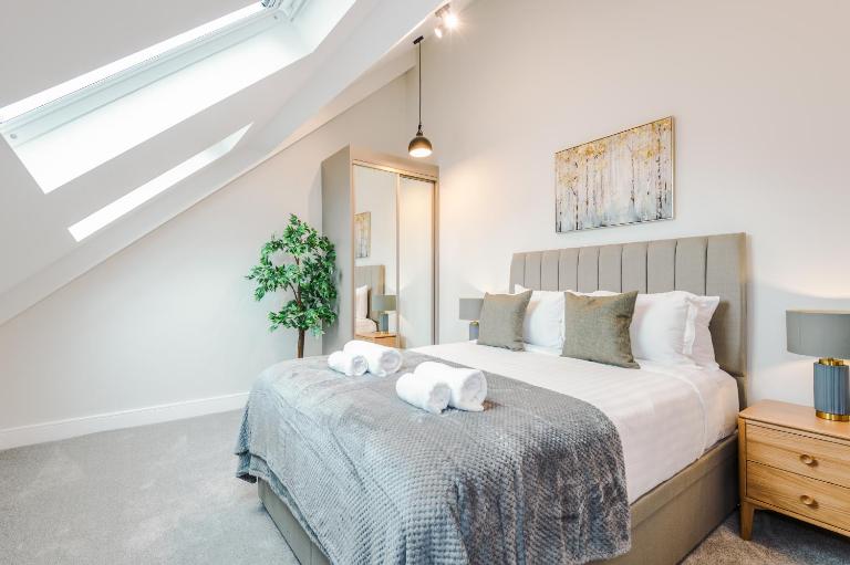 Rock Mill - Deluxe Duplex Apartment with Balcony - B&B Stoney Middleton