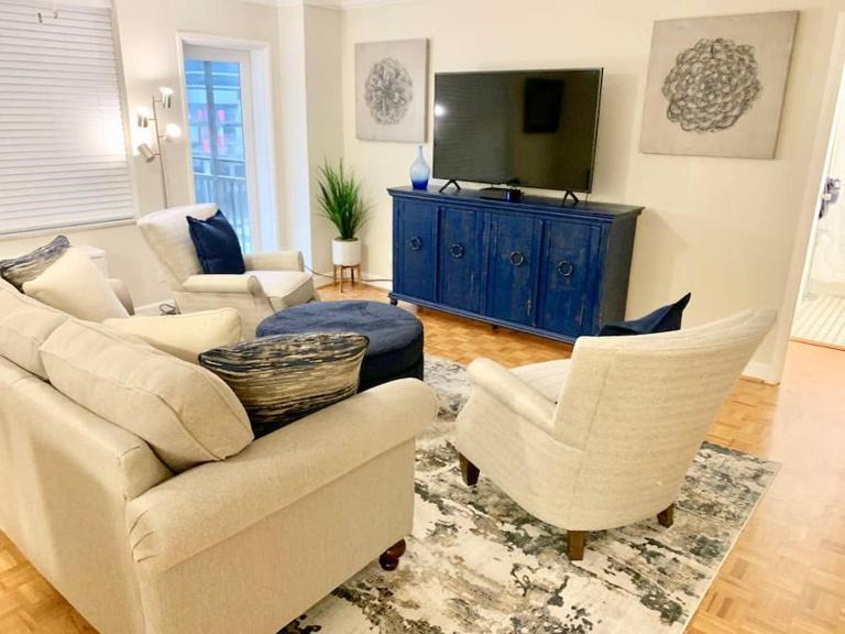 7N - 1BD 1BA Downtown Atlanta Hotel District - B&B Atlanta