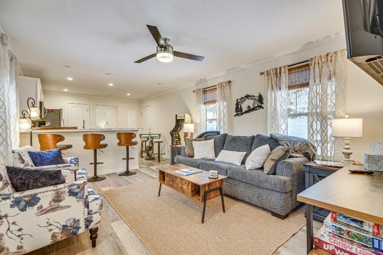 Near Trails & VAST Access! Modern Burke Home Base - B&B East Burke