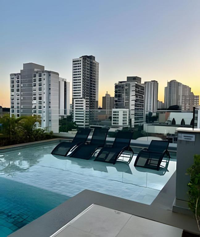 Studio com piscina e academia perto do metrô - Chambres d'hôtes São Paulo