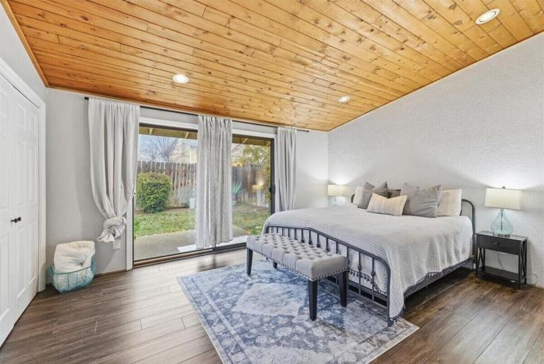 Stay in the heart of Medford - B&B Medford