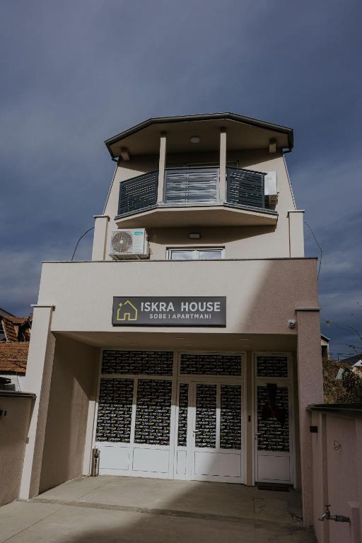 Iskra House - Sobe i Apartmani - B&B Vlasotince