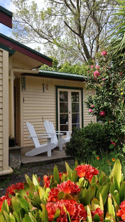 Tranquil Early 1900s Retreat in Auckland with Free Parking - Bed and Breakfast Auckland