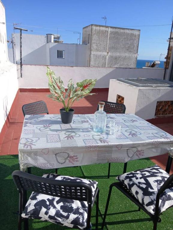 Casa Gardenia 200m Playa Aire Acondicionado y WiFi Familias y Parejas - Chambres d'hôtes Conil de la Frontera