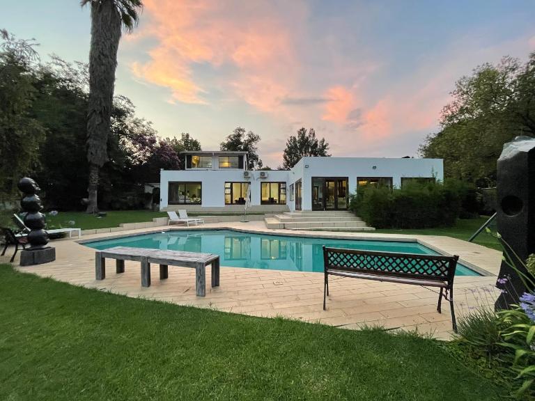 The Ridgeback, 4 Bedroom 3 Bathroom House, Bryanston - Bed and Breakfast Johannesburg