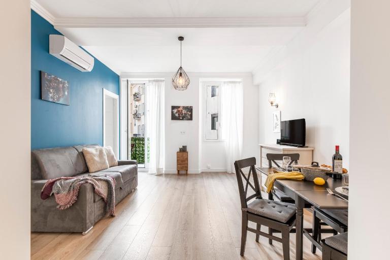 Center 2 min walk to beach quiet sunny balcony - B&B Nizza