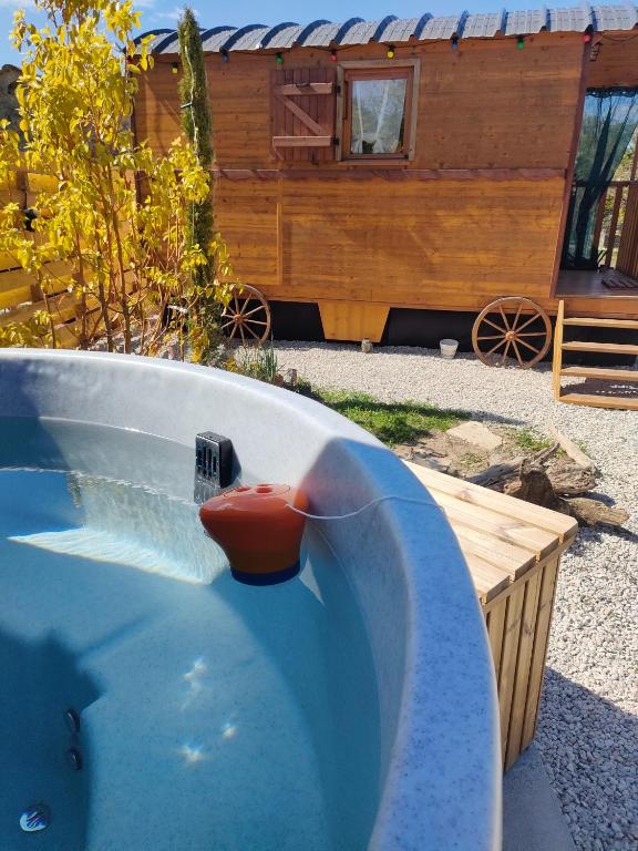 La roulotte D'elfes - B&B Thénac