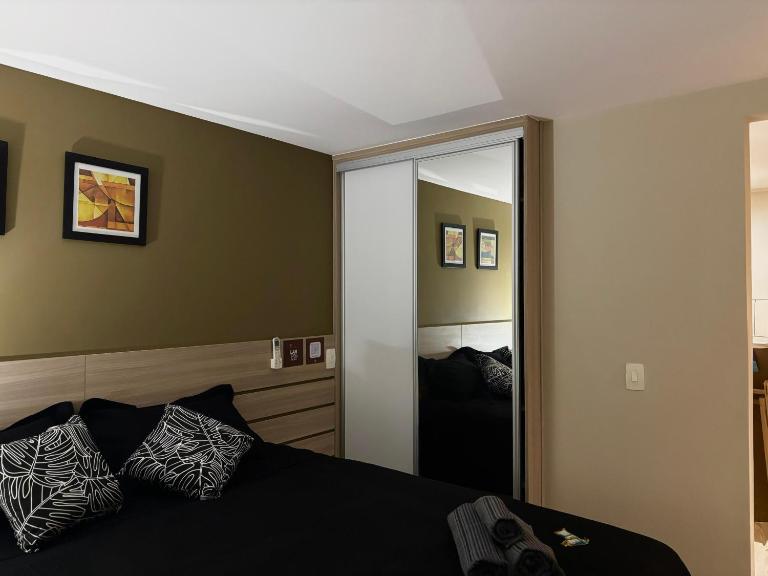 Flat com Ar, Piscina, Garagem, Cozinha e Wi-Fi - Ferienwohnung Campo Grande
