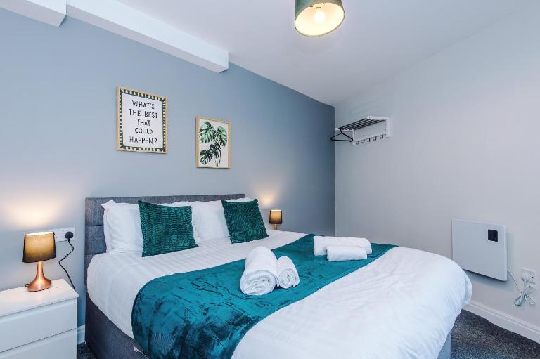 Spacious 6-Bedroom Central Blackpool - Chambres d'hôtes Blackpool
