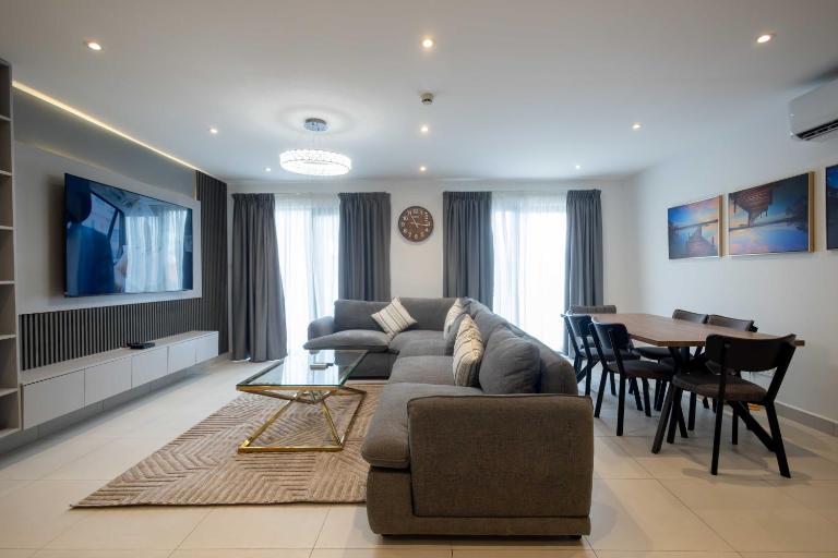 Family 3 Bedroom at Bantree, Airport Residential - B&B Accra