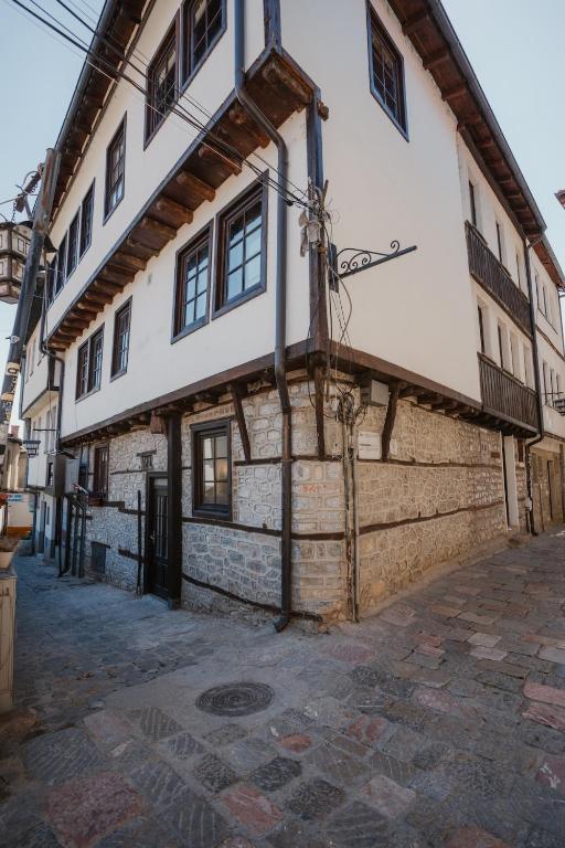 House of Rilkovi I Luxury Old Town House with Sauna & Lake View - B&B Ocrida