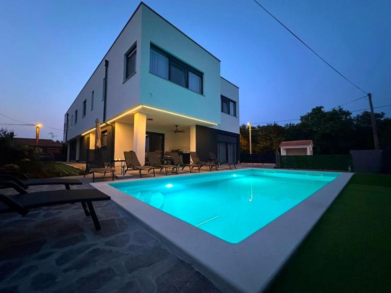 Villa ARIA - Istria - Private Heated Pool, Sauna & Jacuzzi - Chambres d'hôtes Umag