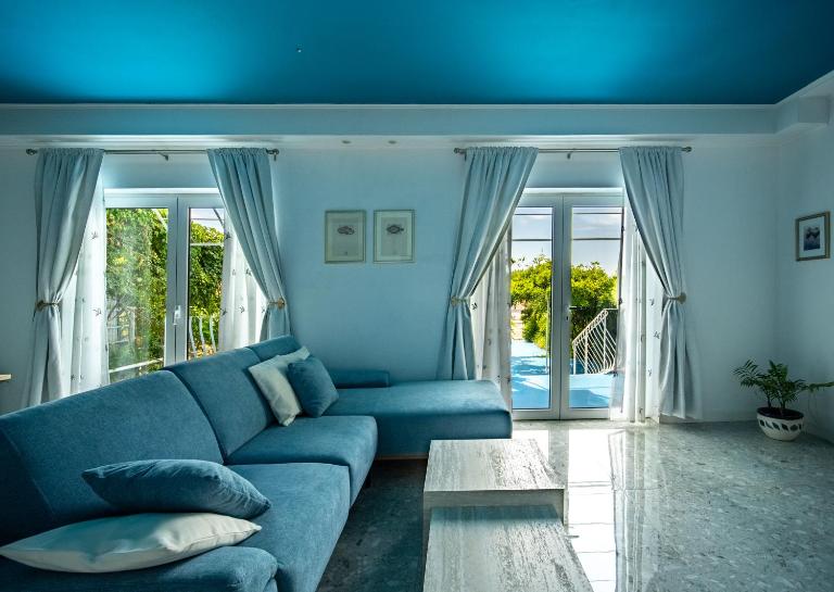 My Blue Sea - B&B Brodarica