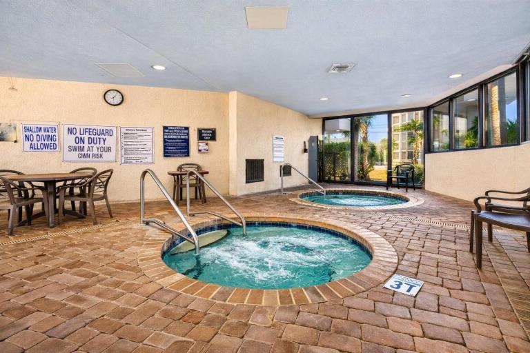 Newly Renovated Privately owned OF condo on 6th floor Ocean Reef w-heated pools, lazy river, hot tubs & restaurants - Ferienwohnung Myrtle Beach